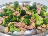 Ensalada de brócoli con garbanzos
