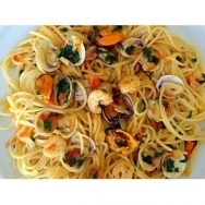 Espaguetis marinera con tomates