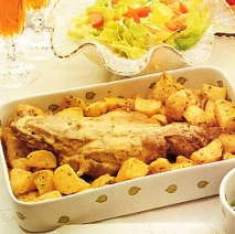 Espalda de cordero asada con patatas
