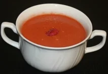Receta de Gazpacho de frambuesa, tomate y melocotón