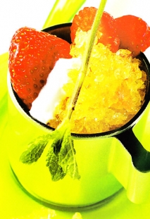 Granizado de naranja con fresones y yogur