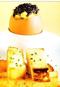 Huevos con caviar