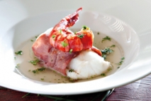 Receta de Lomo de pescadilla con jamón ibérico y carabinero