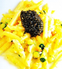 Macarrones de fiesta con caviar
