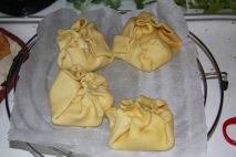 Paquetitos de queso con natillas