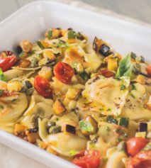 Receta de Pasta fresca rellena de atún y tomate con verduras