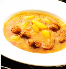 Patatas con chorizo