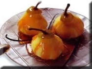 Peras con salsa de caramelo y de naranja