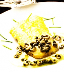 Pescadilla con salsa de bígaros