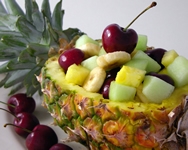Piña con macedonia de frutas