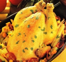 Pollo asado con verduras y chorizo