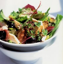 Pollo tibio con ensalada de chorizo