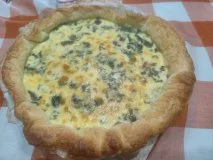 Quiché de espinacas y lomo de cerdo confitado