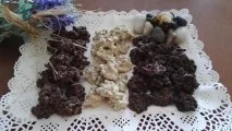 Rocas de frutos secos a los tres chocolates