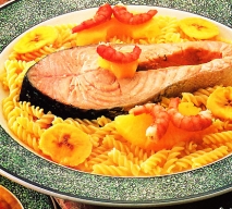 Salmón al curry con espirales