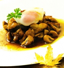 Salteado de pollo y verduras con huevo