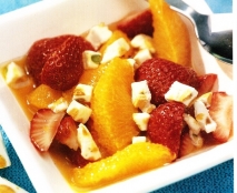 Sopa de fresas a la naranja