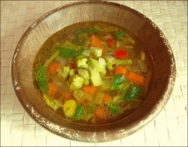 Sopa de menta con verduras