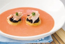Sopa de tomate con islas de patata