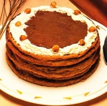 Receta de Tarta de merengue con chocolate y avellanas