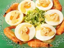 Receta de Tostas de huevos con salsa Nantua