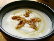 Receta de Yogur con miel y nueces.