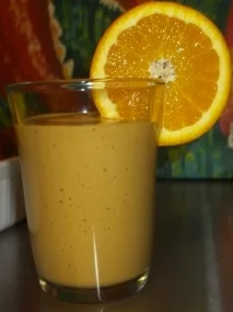 Zumo de naranja y aguacate