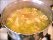 Sopa de coliflor con puerros