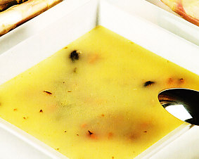 Sopa de espárragos blancos y mejillones