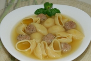 Sopa de galets con albóndigas caseras