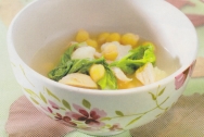 Sopa de garbanzos, coliflor, col y pollo