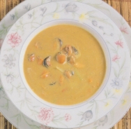 Sopa de pescado con mejillones