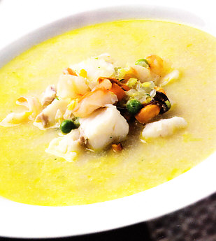 Sopa marinera con crema de nata