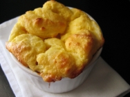Soufflé de queso y estragón