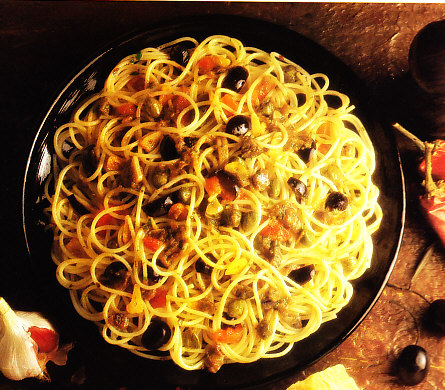 Espaguetis picantes a la siciliana