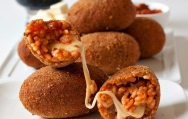 Supplís, bolas de arroz rellenas de mozzarella