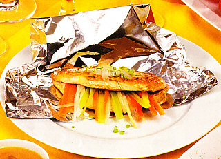 Supremas de pollo en papillote con verduras