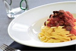 Tagliatelli a la putanesca