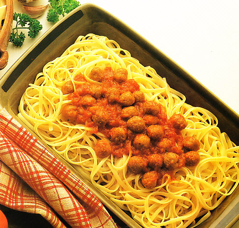Tallarines con albóndigas mignón