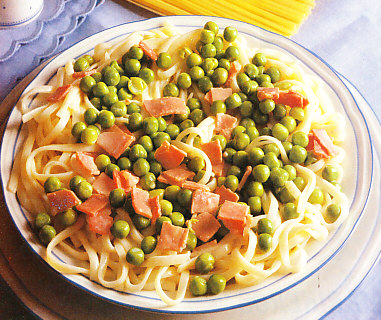 Tallarines con jamón