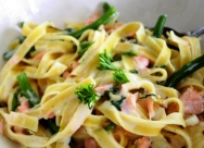Tallarines con salmon