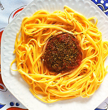 Tallarines con salsa de berenjenas