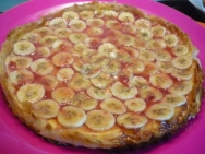 Tarta con plátanos y nueces