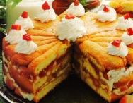 Tarta de fresones con nata
