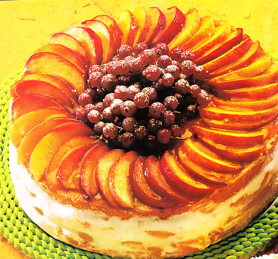 Tarta de helado y fruta de verano