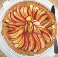 Tarta de manzana y mermelada de melocotón