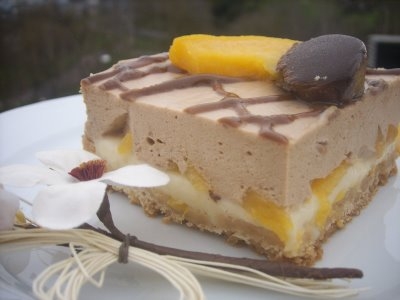 Tarta de melocotones en almíbar y chocolate