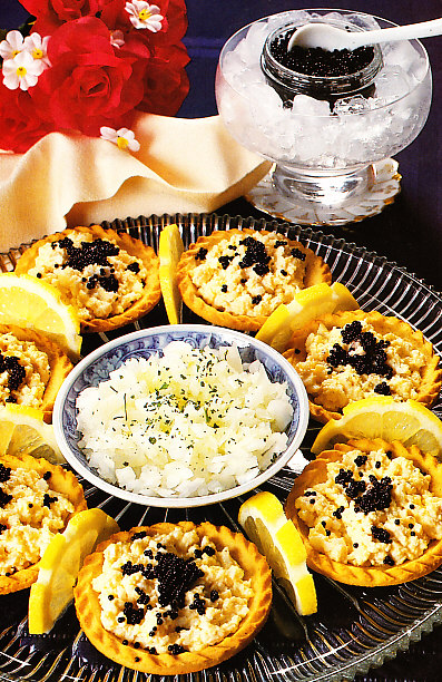 Tartaletas de huevos y caviar