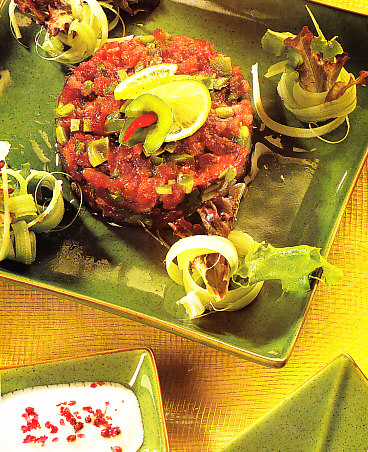 Tartar de atún con pimientos verdes