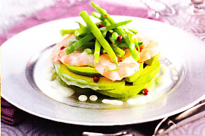 Timbal de aguacates y langostinos